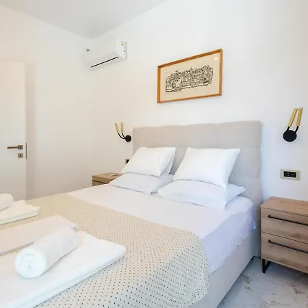 Holiday home Zlata - House